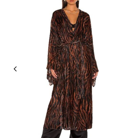 ROCOCO SAND Robe Open Front Kimono Sleeves Brown Crushed Velvet Belted Sz M NWT - Picture 3 of 13